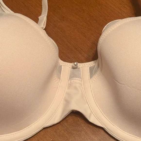 NWT Bali Smoothing Bra 38B Cream Breathable Comfortlite Underwire - Picture 2 of 10